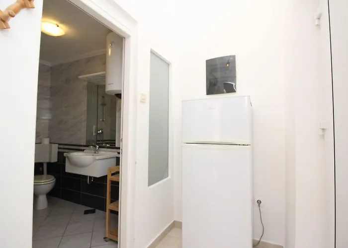 Apartament In By Interhome Baška